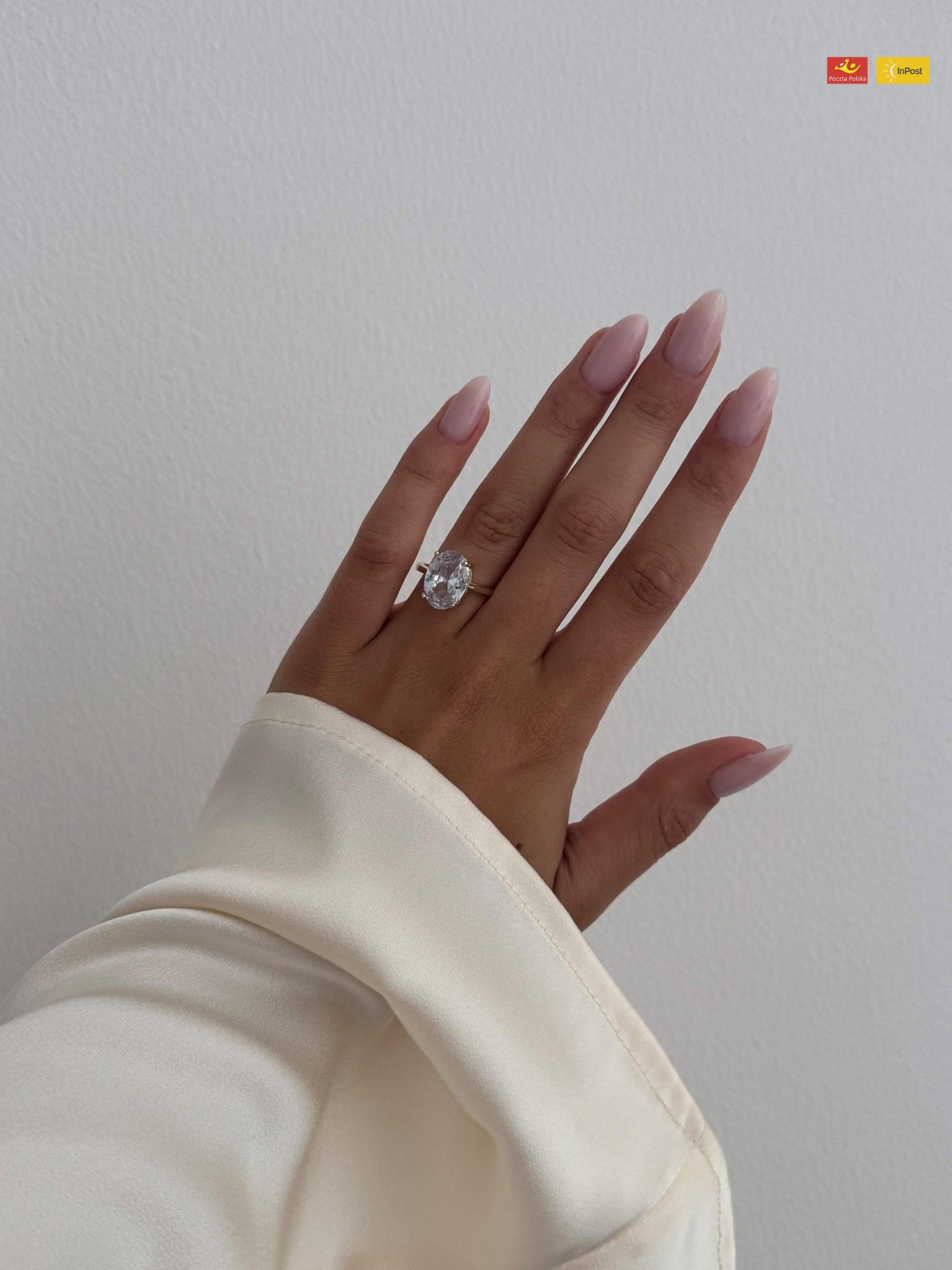 Pierścionek z owalnym cyrkonem Avianna